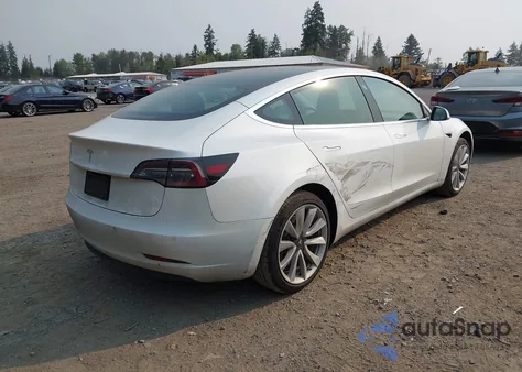 2020 Tesla Model 3 Standard Range Plus Rear-Wheel Drive/Standard Range Rear-Wheel Drive z USA, uszkodzony, nr VIN 5YJ3E1EA2LF634261